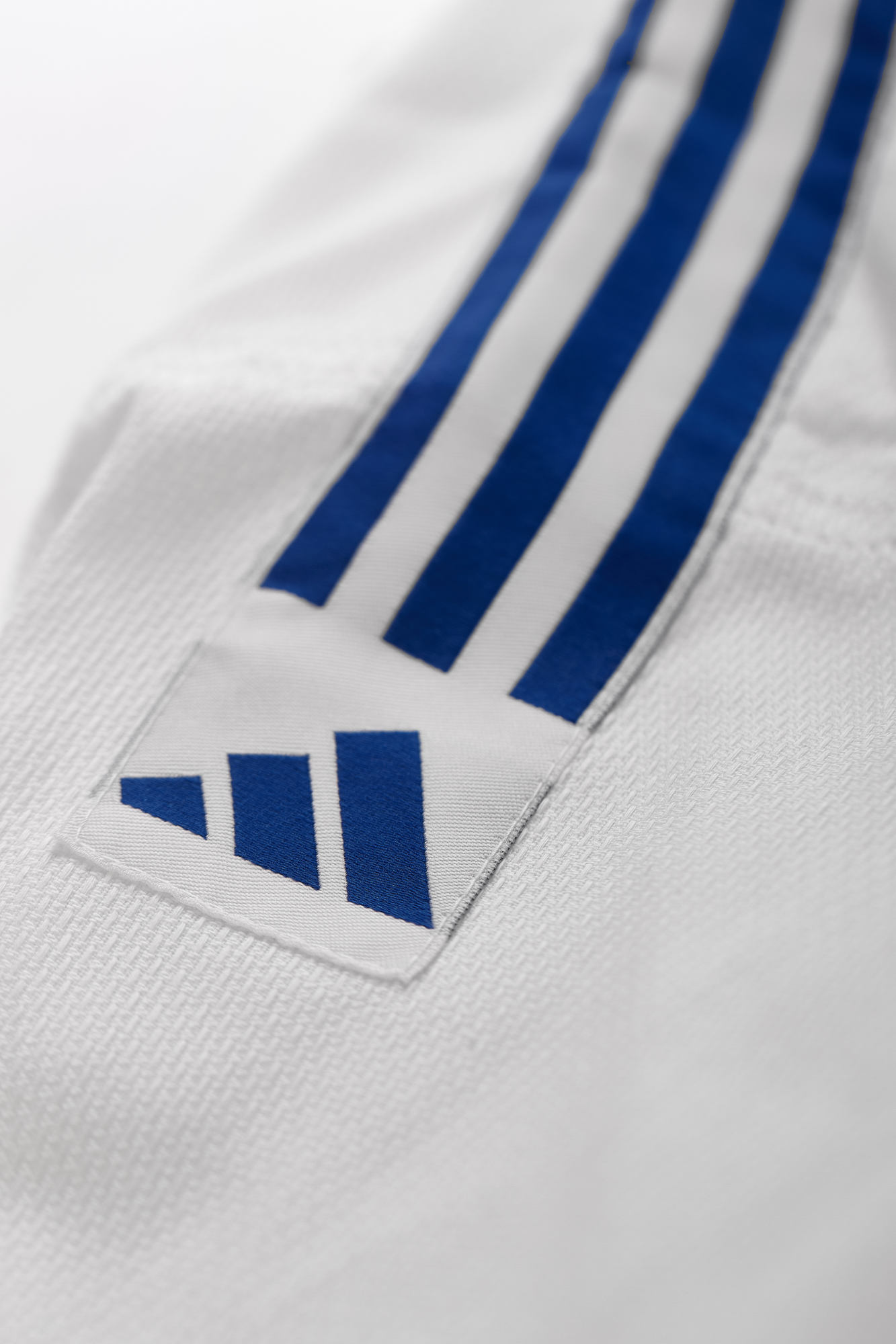adidas-judogi-evolution-j250e-white-2023-d4636